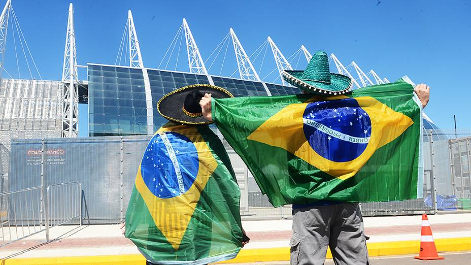 Torcida brasileira chega ao Castelão para partida entre Brasil e México, pela Copa das Confederações, nesta quarta-feira (19), em Fortaleza