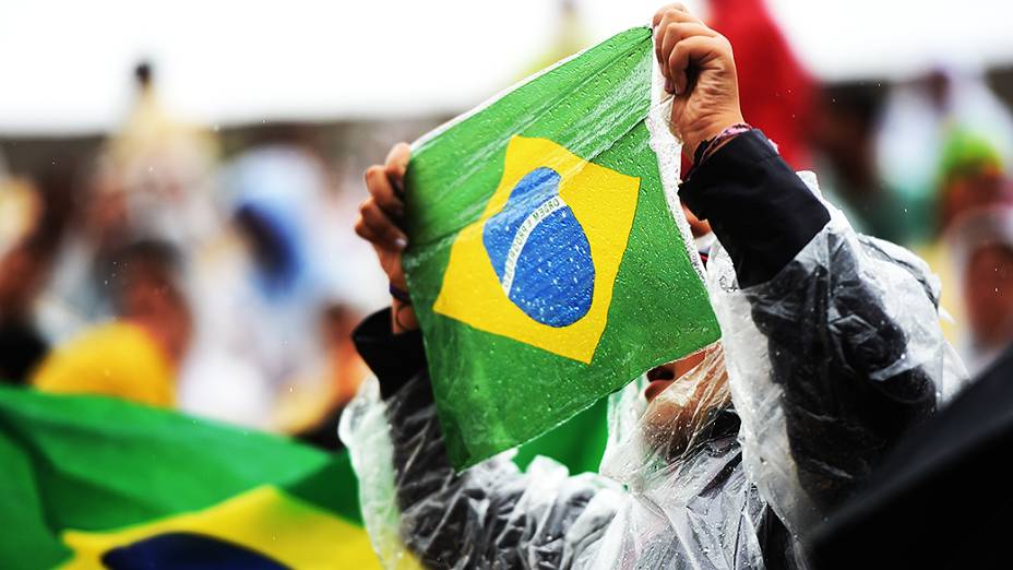 Mesmo com chuva, torcida brasileira comparece no amistoso entre Brasil e Sérvia