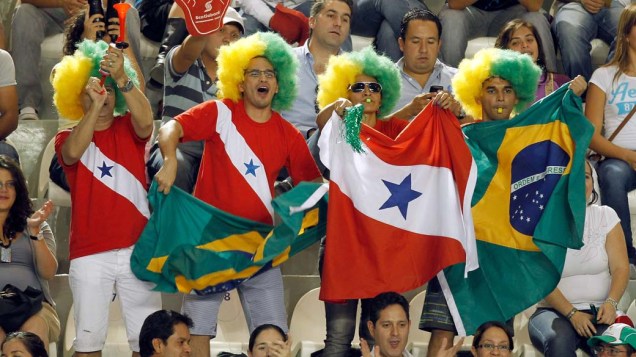 Torcedores brasileiros no terceiro dia dos jogos Pan-Americanos em Guadalajara, no México, em 17/10/2011