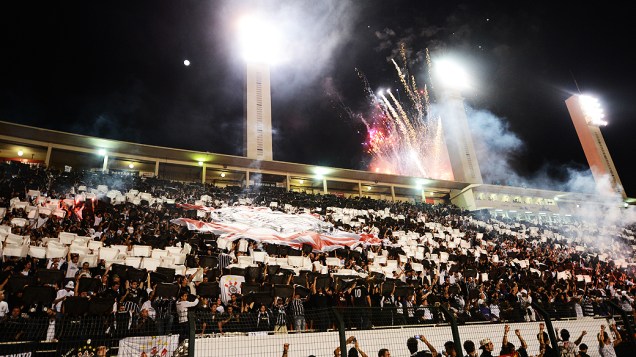 Torcida do Corinthians lota o estádio do Pacaembu para a final da Libertadores contra o Boca Juniors