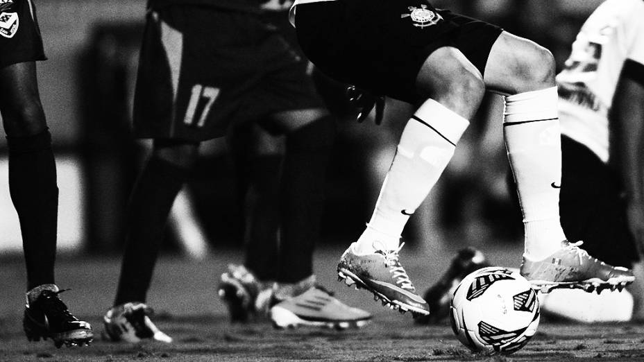 Lance na partida entre Corinthians e San Jose da Bolívia no Pacaembu