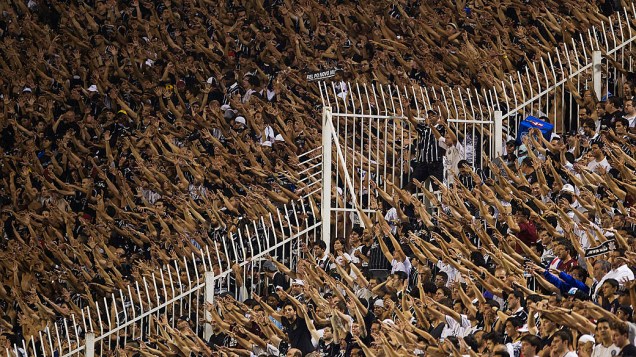  <br><br>  Torcida do Corinthians  durante a partida contra o Cruz Azul do México, realizada no Estadio do Pacaembu, válida pela 1ª rodada do returno da primeira fase da Copa Libertadores de America 2012<br><br>   