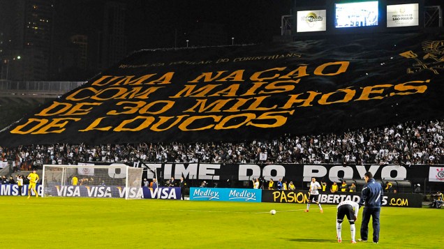 Torcida do Corinthians  durante a partida contra o Vasco da Gama, realizada no Estádio do Pacaembu, válida pelas quartas-de-final da Copa Libertadores de America 2012