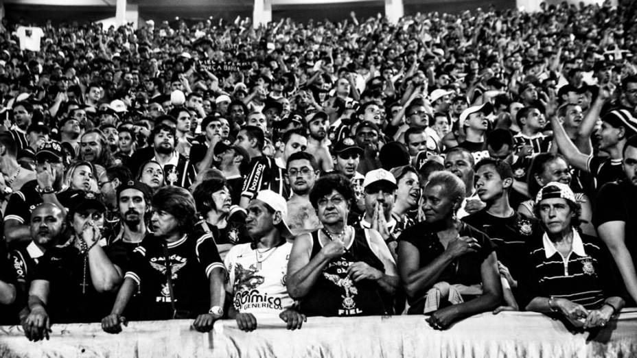 Torcida durante jogo do Corinthians contra Boca Juniors pela copa Libertadores no estádio do Pacaembu