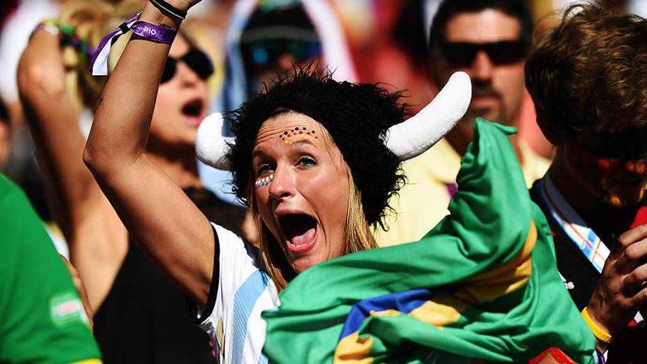 Torcida aguarda o início da final da Copa entre Alemanha e Argentina no Maracanã, no Rio