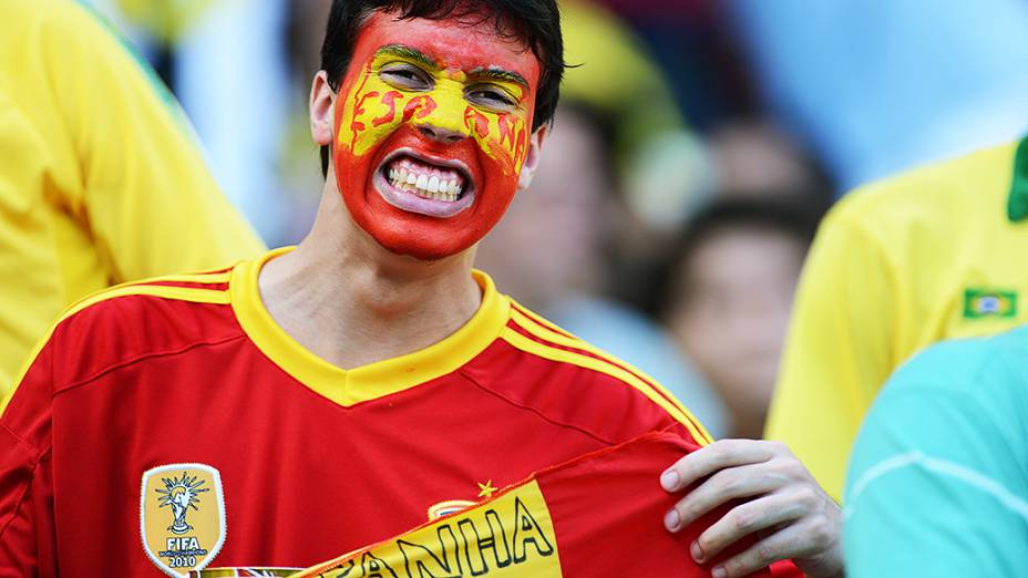 Torcida espanhola durante partida da Itália e Espanha, válida pela semi-final da Copa das Confederações, no Castelão, em Fortaleza