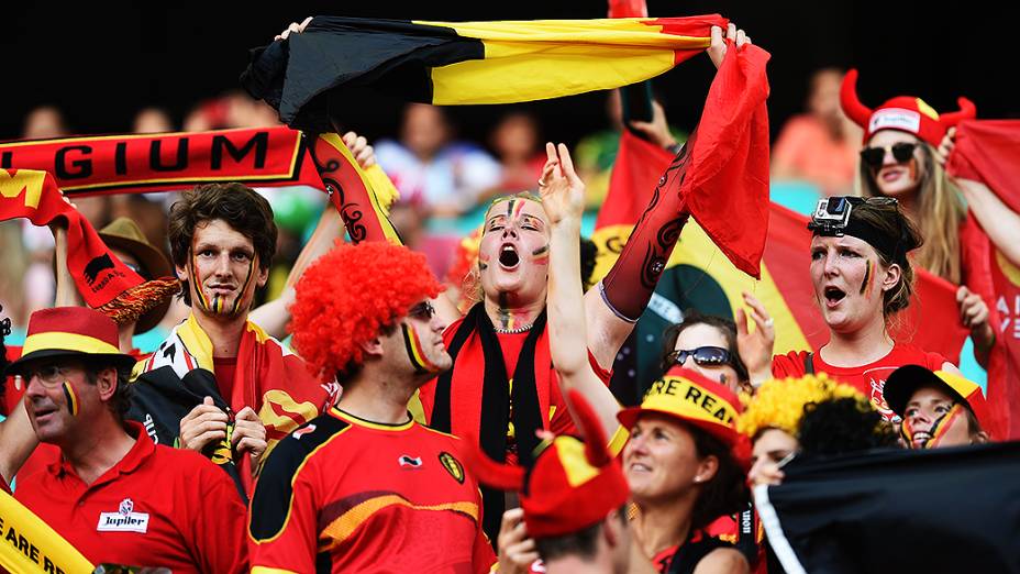 Torcida da Bélgica comparece no jogo contra os Estados Unidos na Arena Fonte Nova, em Salvador