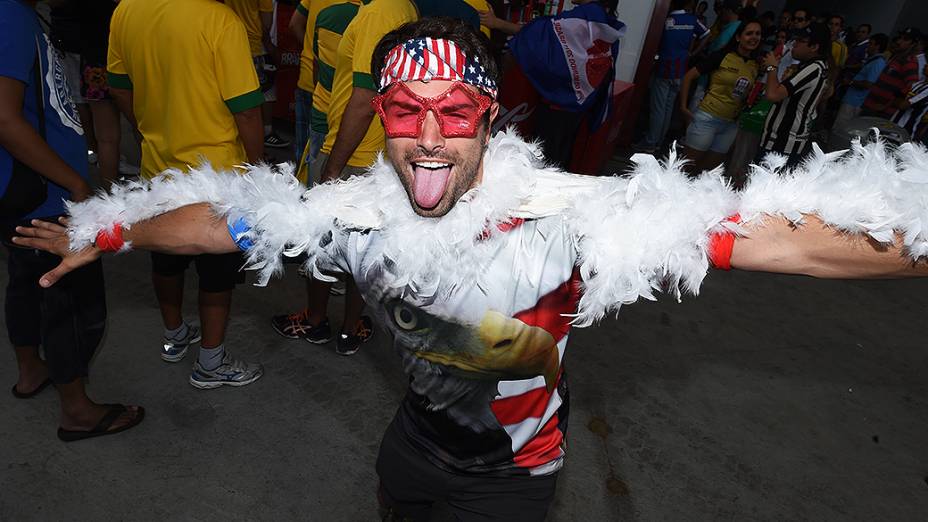 Torcedor dos Estados Unidos ante do jogo contra a Bélgica na Arena Fonte Nova, em Salvador