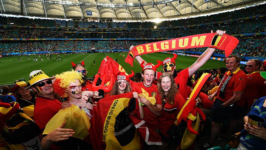 Torcedores da Bélgica durante o jogo contra os Estados Unidos na Arena Fonte Nova, em Salvador