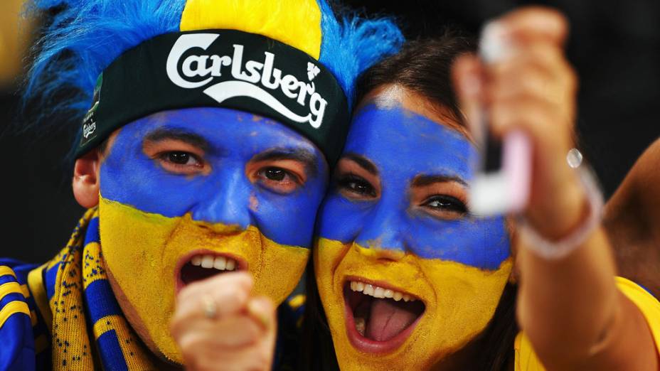 Torcedores ucranianos antes da partida contra a Inglaterra, válida pela 3ª rodada da Eurocopa 2012