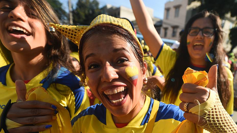 Torcedora do Equador chega no Maracanã para o jogo contra a França, no Rio