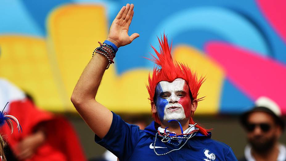 Torcida na partida entre França e Nigéria no Estádio Mané Garrincha