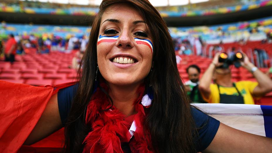 Torcida na partida entre França e Nigéria no Estádio Mané Garrincha