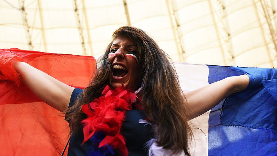 Torcida na partida entre França e Nigéria no Estádio Mané Garrincha