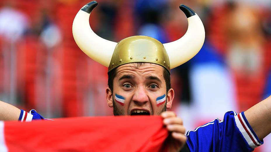 Torcida na partida entre França e Nigéria no Estádio Mané Garrincha