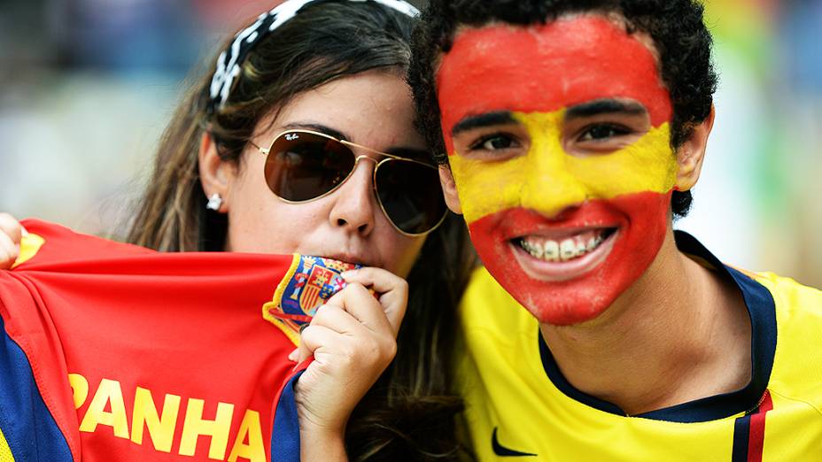 Torcida da Espanha, no jogo contra a Nigéria, pela Copa das Confederações, em Fortaleza