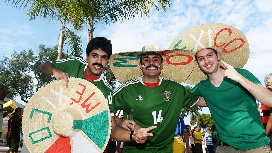 Torcida mexicana chegam ao Maracanã para empurrar o time