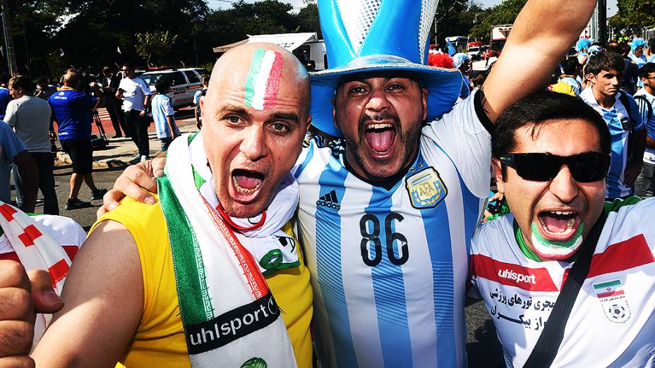 Torcedores chegam ao estádio do Mineirão para partida entre Argentina e Irã, na cidade de Belo Horizonte