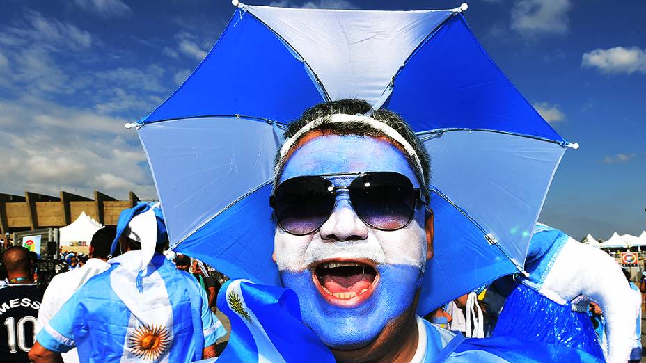 Torcedores chegam ao estádio do Mineirão para partida entre Argentina e Irã, na cidade de Belo Horizonte