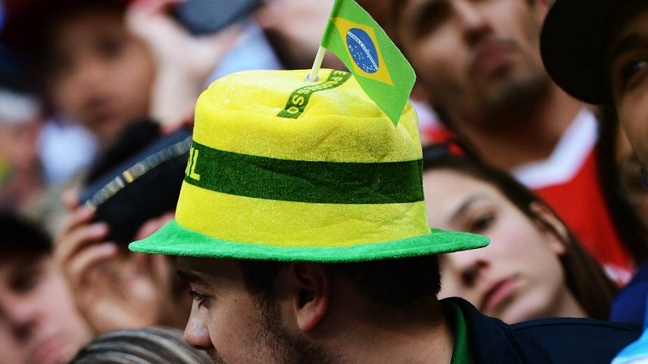 Torcida faz a festa na vitória da seleção brasileira sobre a França na Arena do Grêmio, no último amistoso antes da Copa das Confederações