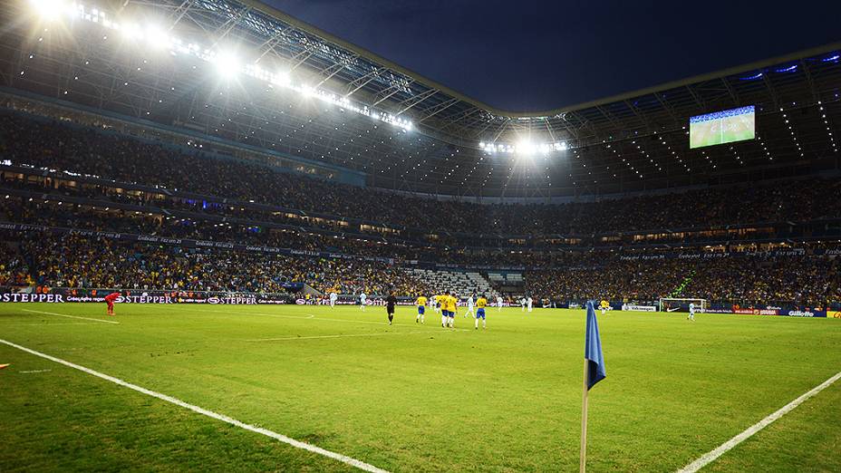 Torcida faz a festa na vitória da seleção brasileira sobre a França na Arena do Grêmio, no último amistoso antes da Copa das Confederações