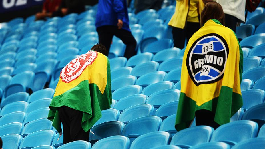 Torcida faz a festa na vitória da seleção brasileira sobre a França na Arena do Grêmio, no último amistoso antes da Copa das Confederações