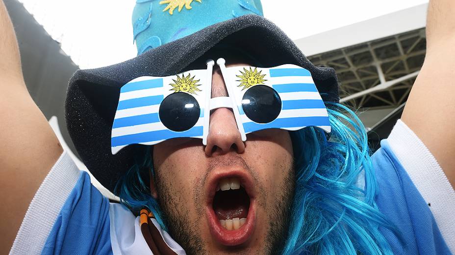 Torcedor do Uruguai chega no Itaquerão para o jogo contra a Inglaterra, em São Paulo