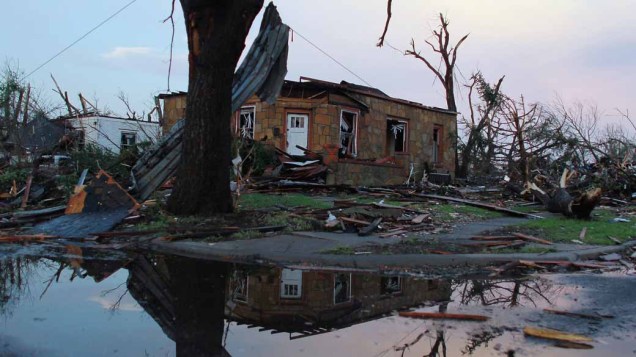 Casa destruída pelo tornado na cidade de Joplin no estado americano do Missouri