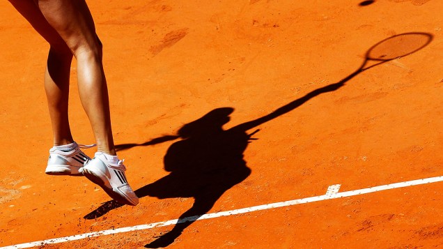 Sombra da tenista Ivanovic da Sérvia durante partida do torneio de tênis Masters de Roma