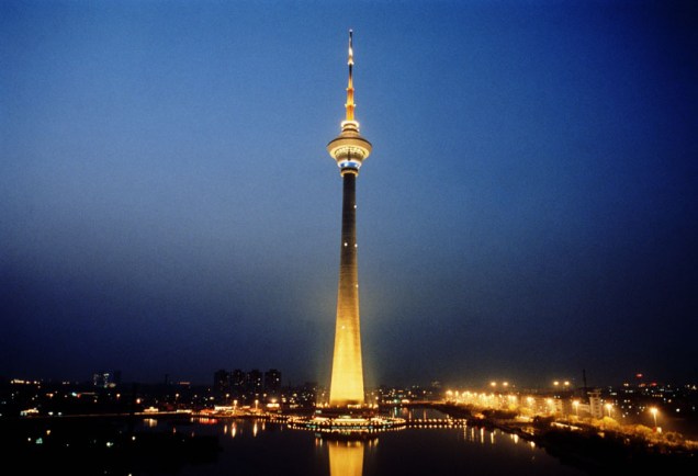 A torre de rádio e TV de Tianjin, na China, ocupa o 8º lugar com 415,2 metros