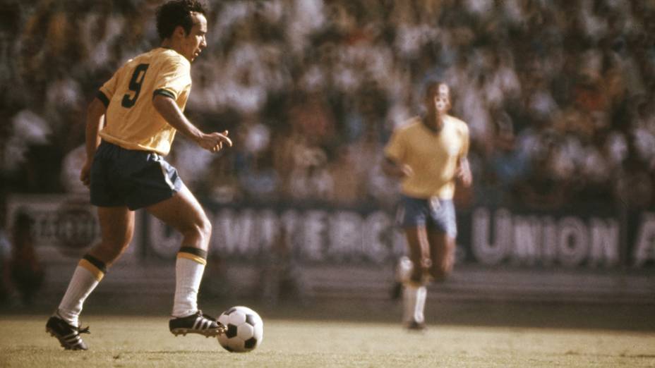 Tostão em Brasil 3 x 1 Uruguai, no Estádio Jalisco, na Copa do Mundo do México-1970