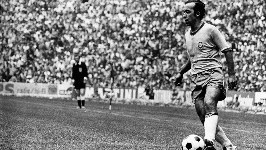 Tostão em Brasil 4 x 1 Itália, a finalíssima da Copa do Mundo de 1970, no Estádio Azteca