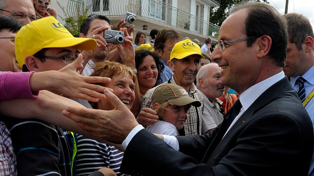 Presidente da França, François Hollande antes do início de prova de ciclismo realizada entre Blagnac e Brive-La-Gaillarde, na França