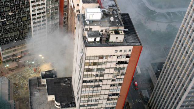Manhã seguinte do desabamento de 3 prédios no Rio de Janeiro, na noite do dia 25 de janeiro