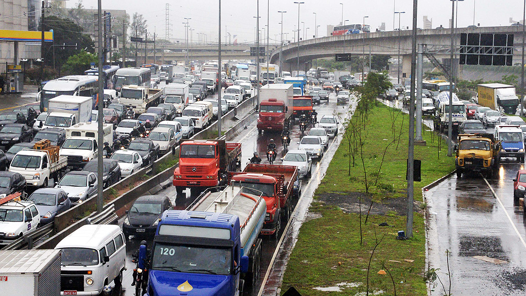 Inspeção veicular: apenas 40% da frota terá que passar por inspeção em 2014