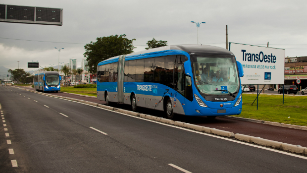 Ônibus articulados, conhecidos como ligeirões, são testados em trechos da Transoeste
