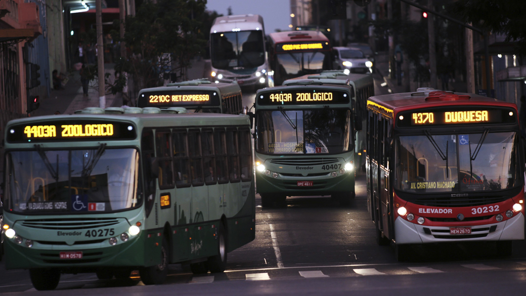 Movimentação de ônibus públicos na cidade Belo Horizonte, Minas Gerais