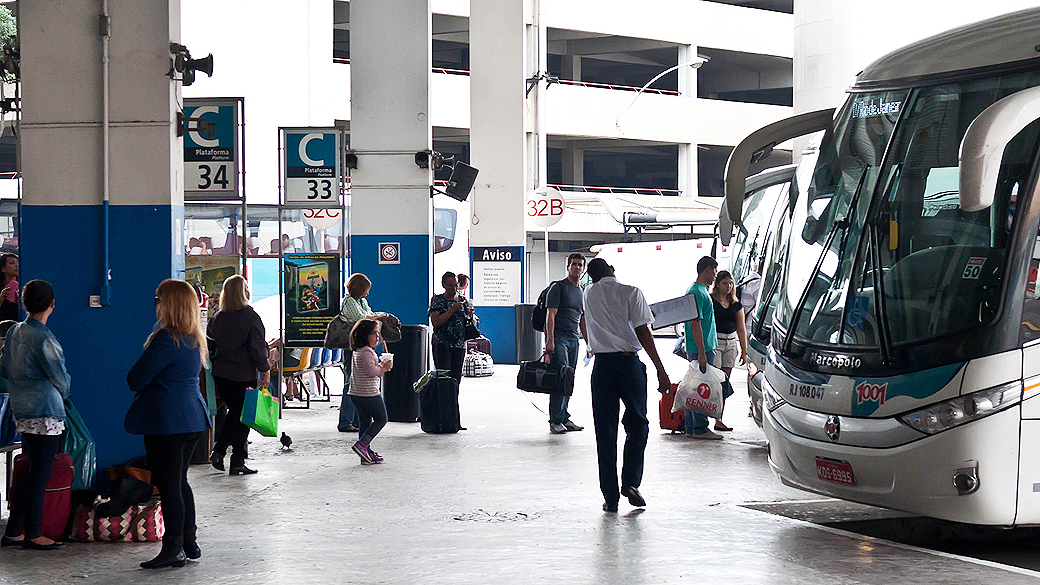 Passageiros na Rodoviária Novo Rio, no Rio de Janeiro. Reajuste foi adiado