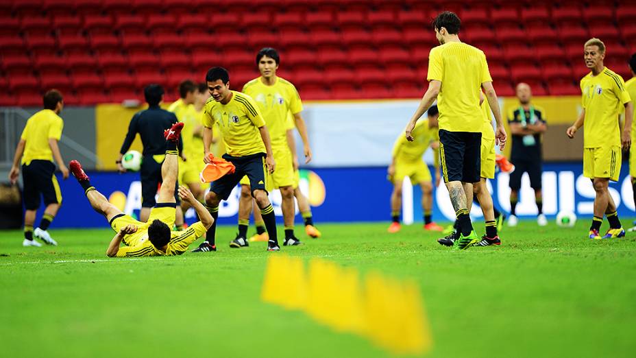 Jogadores seleção japonesa, durante o treino para enfrentar o Brasil na Copa das Confederações, em 14/06/2013