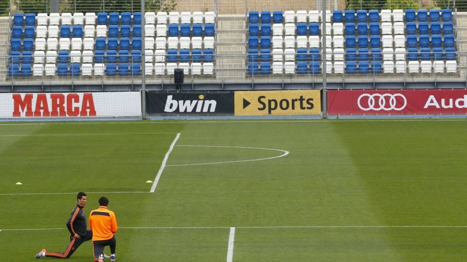 Cristiano Ronaldo treina longe do resto do grupo nesta terça-feira, em Madri