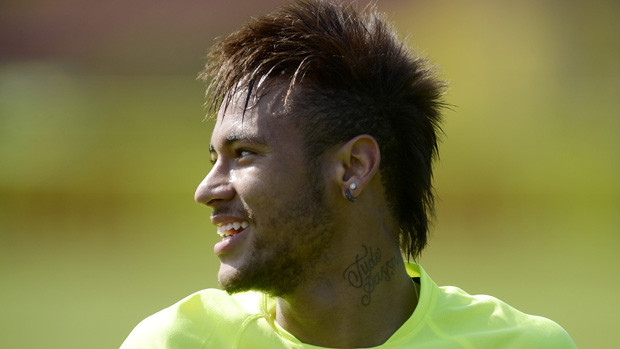 Neymar durante treino da seleção na Granja Comary, em 01/06/2014