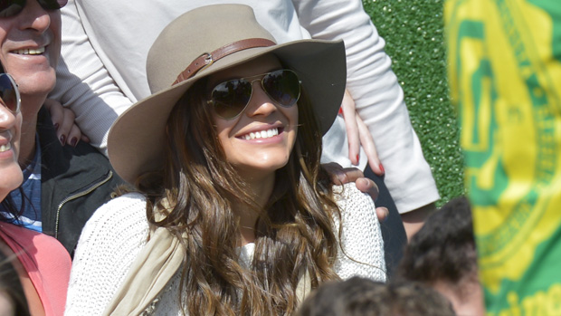 Bruna Marquezine assiste treino da seleção, em 01/06/2014