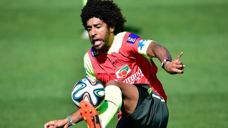 Dante, zagueiro da seleção