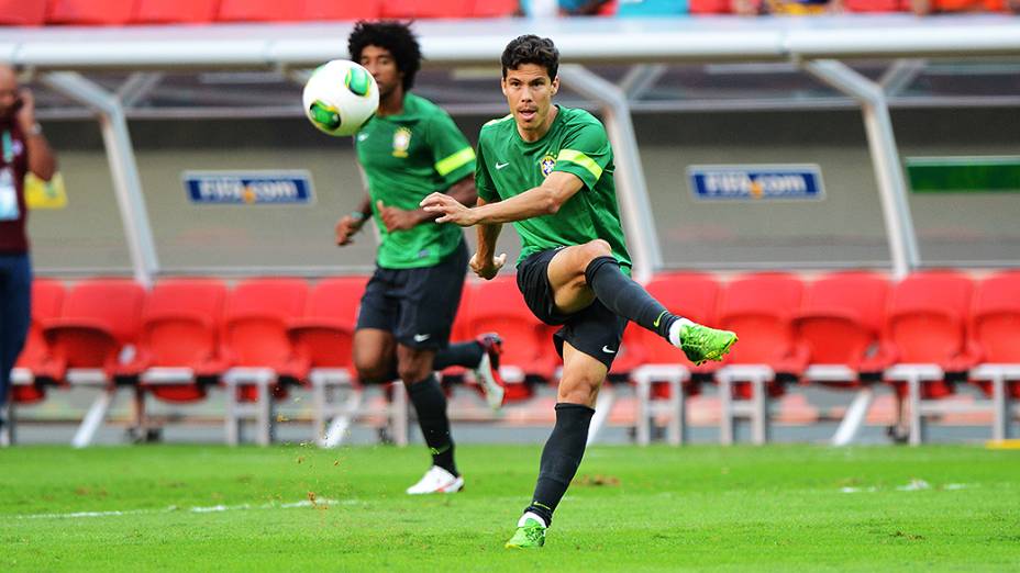 Treino da seleção brasileira, em Brasília, em 14/06/2013