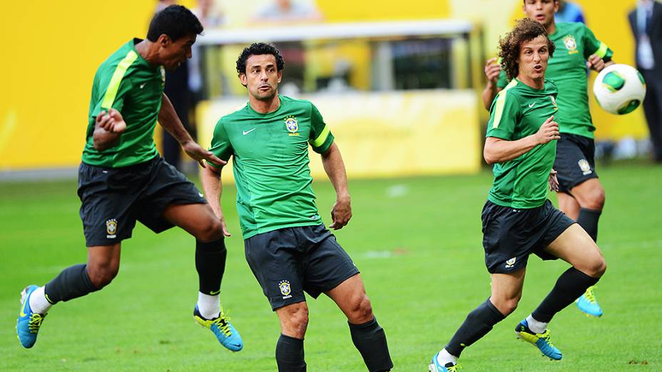 Jogadores durante treino da selção brasileira, em Brasília, em 14/06/2013