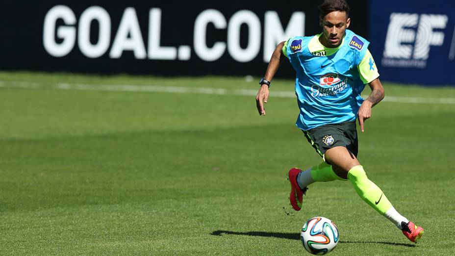 Neymar durante o treino da Seleção Brasileira neste sábado (31) na Granja Comary, em Teresópolis