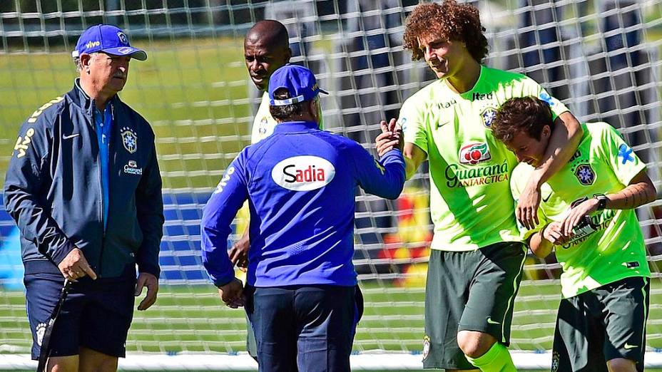 David Luiz, zagueiro da seleção brasileira de futebol durante treino na Granja Comary, em Teresópolis, nesta sexta-feira (30)