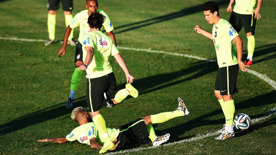 Treino da seleção brasileira antes do jogo contra a Colômbia no Castelão, em Fortaleza