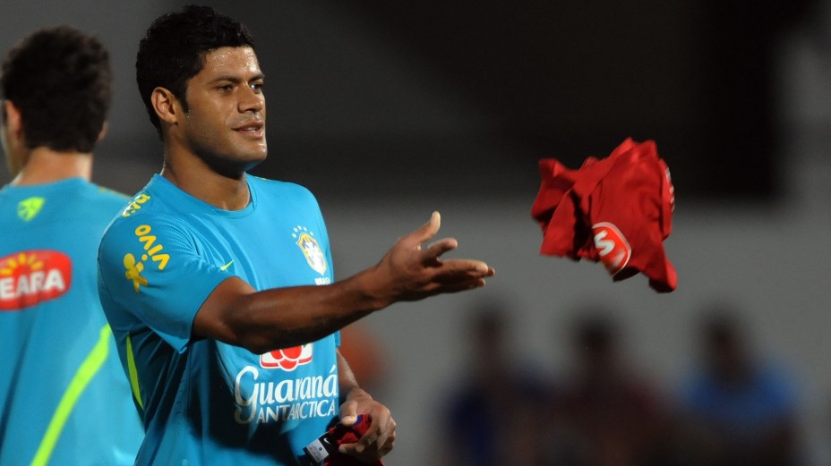 Hulk no treino da seleção no Estádio do Arruda, no Recife