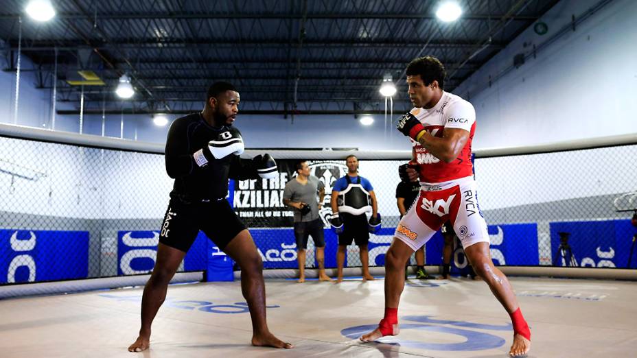 Vitor Belfort treina com Rashad Evans no Jaco Hybrid Training Center em Delray Beach, Flórida